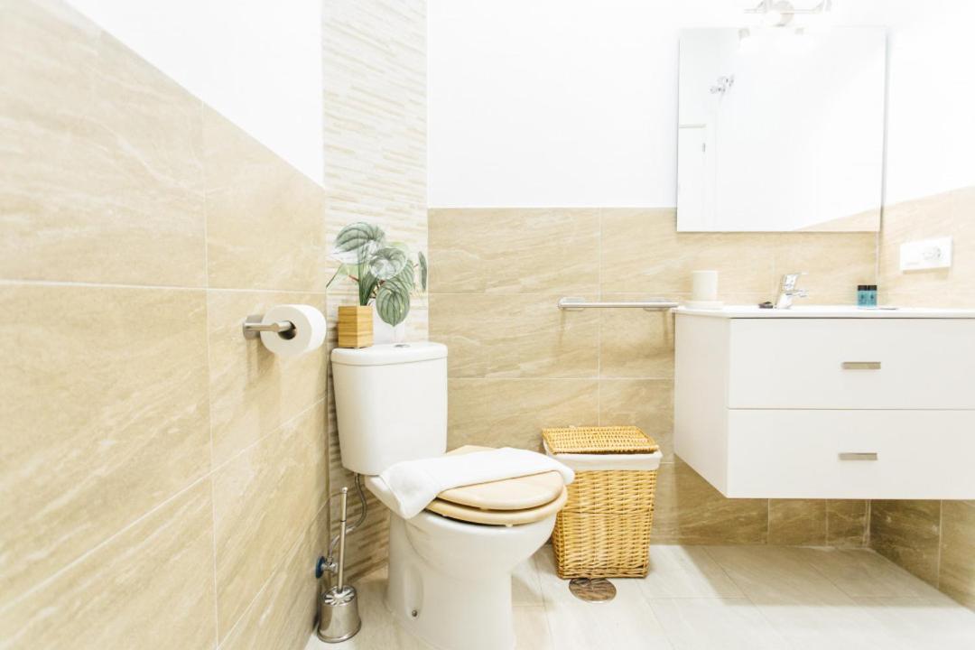 Bright And Comfortable- 2D 2B- Conde De Torrejon Seville Exterior photo