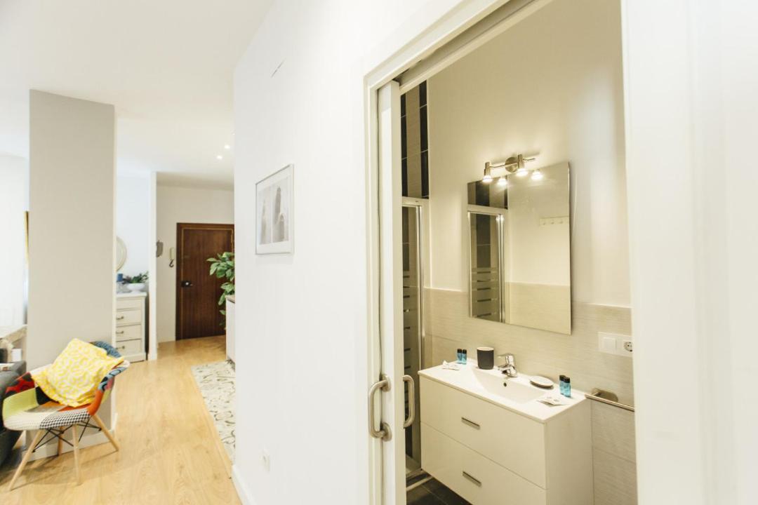 Bright And Comfortable- 2D 2B- Conde De Torrejon Seville Exterior photo